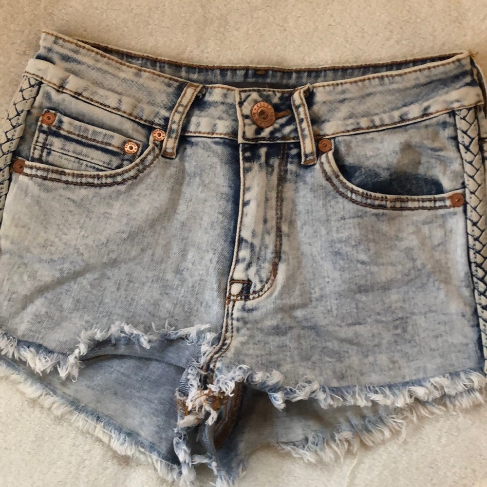 Kendall & Kylie high rise shorts